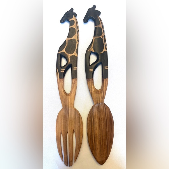 Vintage hand carved wooden salad fork and spoon - Picture 2 of 2